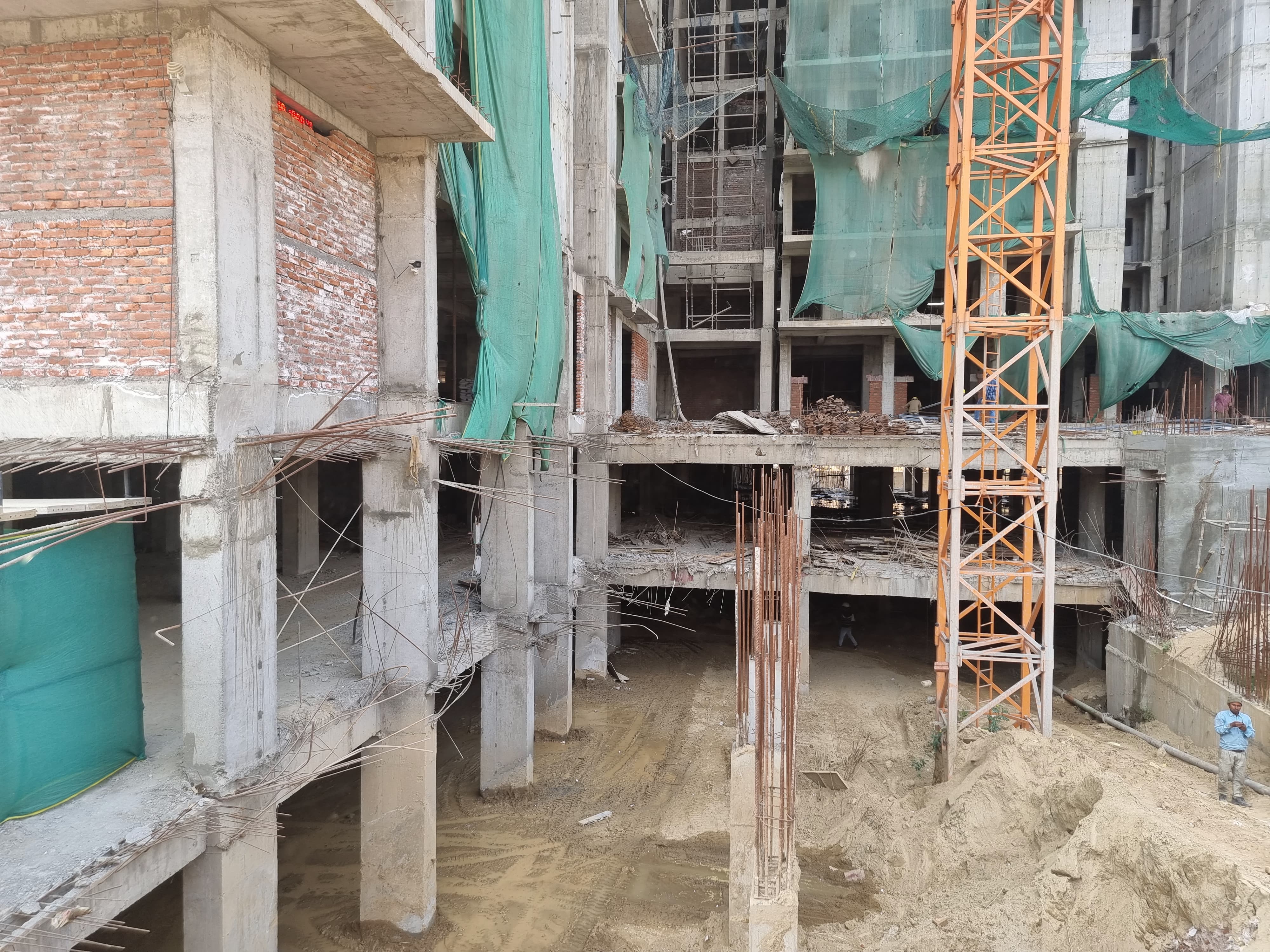 4 BHK apartments in raj nagar extension