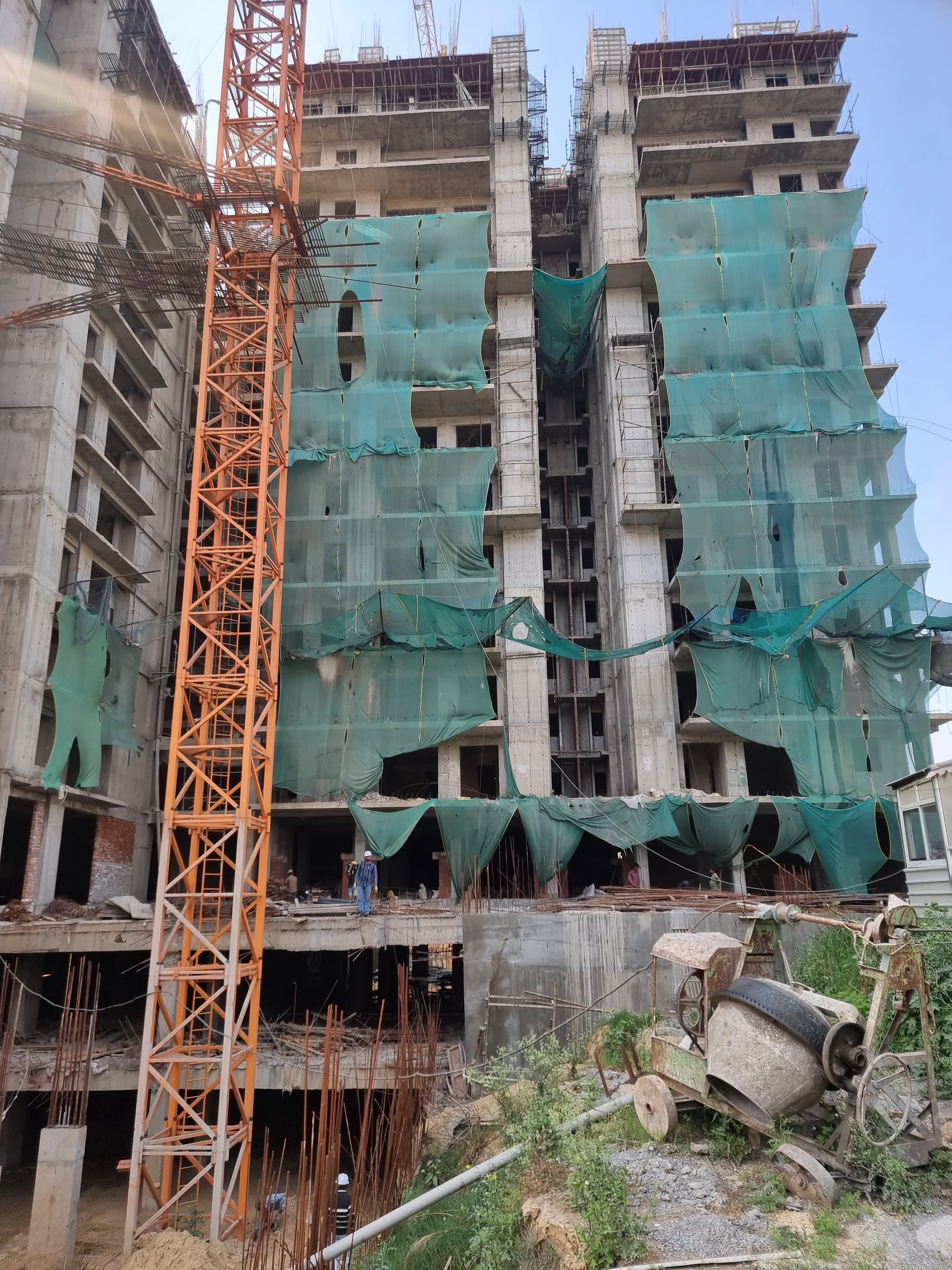 4 BHK apartments in ghaziabad